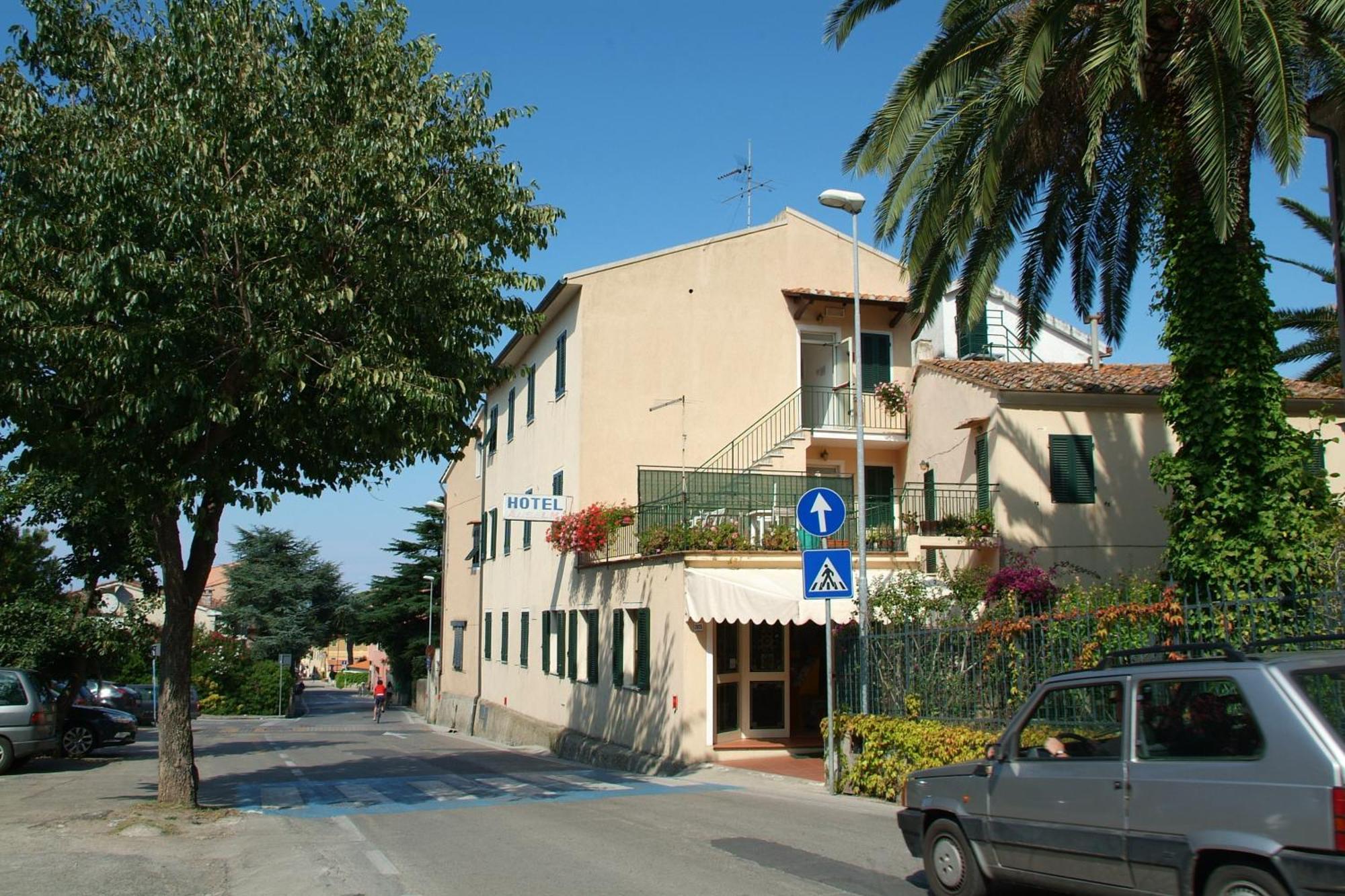 Hotel Anselmi Марчіана-Марина Екстер'єр фото